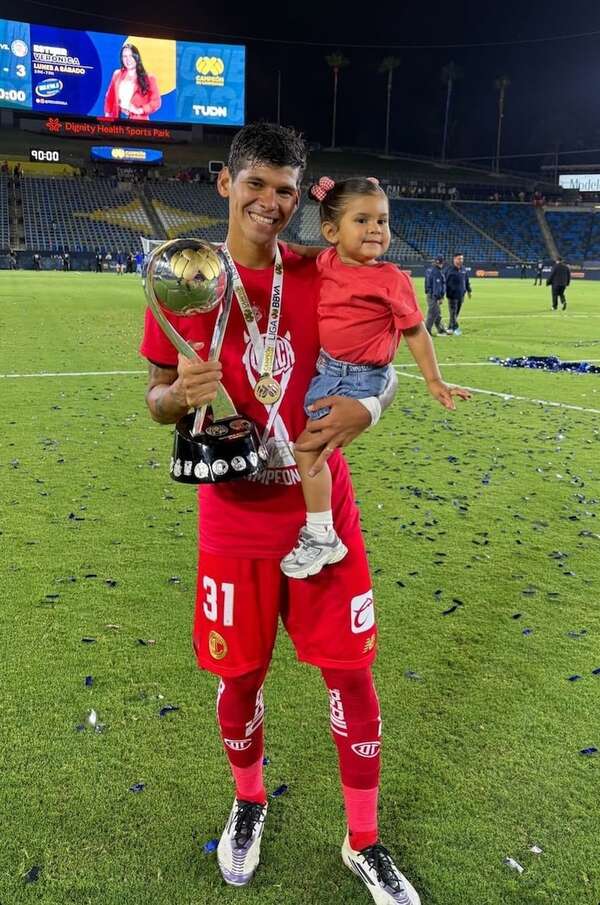 Morales, Campeón de Campeones con Toluca - Fútbol - ABC Color