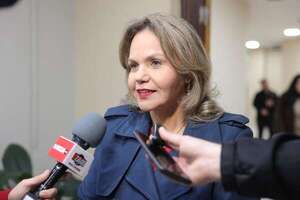 Senadora se reunió con Sedeco por presunto monopolio de banco: ¿qué le dijeron? - Política - ABC Color