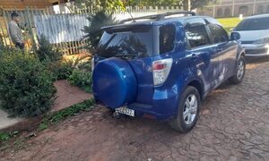 Secuestran camioneta por orden judicial en el Km 8 Acaray