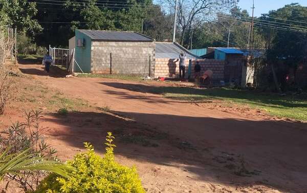 Denuncian ocupación de una calle en el populoso barrio Kennedy de Capiatá - Nacionales - ABC Color