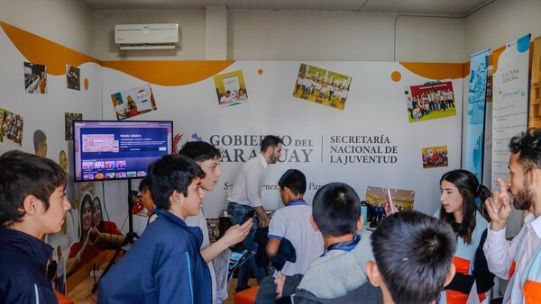 SNJ ofrece más de 2.300 becas para jóvenes en la Expo