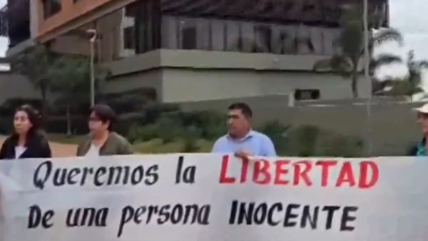 Exigen libertad de joven acusado de cometer crimen en Argentina