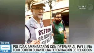 Policía amenaza a sacerdote por cartel de Reforma del Transporte Público