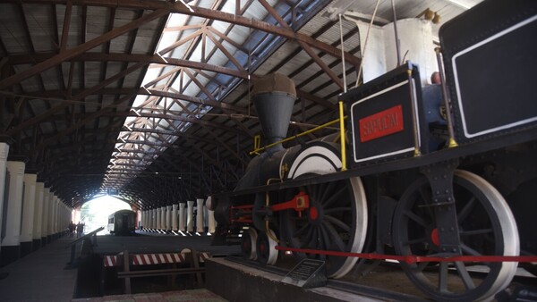 Museo Ferroviario: Un tour por vagones y la historia del vapor