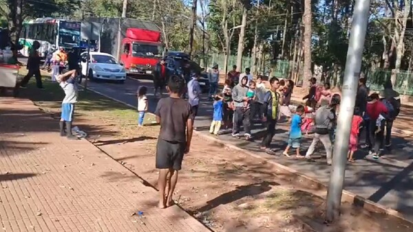 Nativos acampan hace meses frente a Gobernación de Alto Paraná