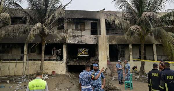 La Nación / Bangladés: 27 muertos dejó caída de avión de combate sobre escuela