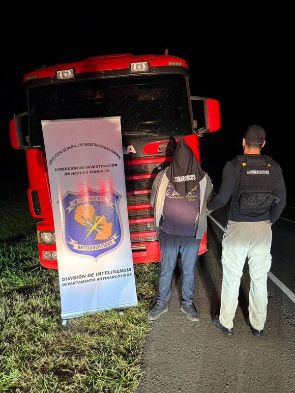 Interceptan camión que transportaba marihuana en el doble fondo