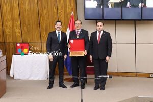 Javier Goligorsky recibe la Orden Nacional al Mérito Comuneros por su legado en la música coral
