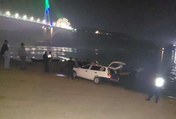 Hallan cadáver con disparo en la cabeza en el río Paraná, en la Triple Frontera - ABC en el Este - ABC Color