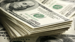 Dólar baja y guaraní se fortalece