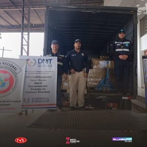 INCAUTAN VEHÍCULO Y MERCADERÍAS POR CONTRABANDO EN EL PEAJE DE TRINIDAD - «TVS DIGITAL»