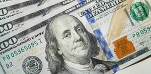 El d贸lar cerrar谩 el a帽o 2025 cotizando a 7.900 guaran铆es 驴Qu茅 dicen los analistas?