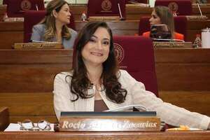 Tratan de “mboriahu paquete”  a Rocío Abed tras su discurso del cheesecake - Política - ABC Color