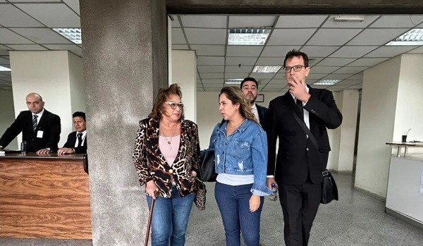 Esposa de RGD pide anular fallo
