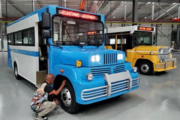 Buses que vienen de Filipinas no serán para el transporte público