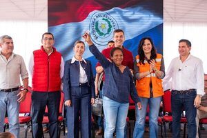 Viviendas y aportes sociales benefician a pobladores de Paraguarí - .::Agencia IP::.