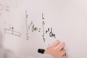 Cinco jóvenes derrotan a la IA en competencia internacional de matemáticas