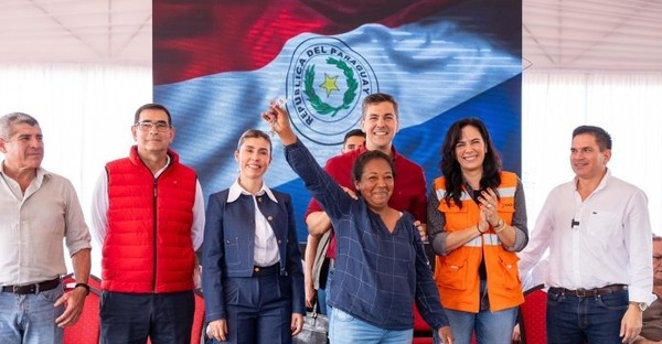 Peña entrega viviendas, verifica obras y apuesta por la formación policial en Paraguarí - ADN Digital