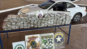 Paraguayo y su abuela detenidos con 111 kg de marihuana en el Puente de la Amistad