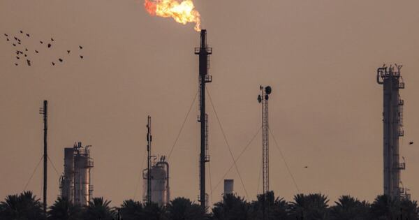 La Nación / Precios del petróleo caen ante posible exceso de oferta y temores sobre aranceles