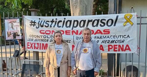 La Nación / Caso Sol Chávez: padres se encadenan frente al Palacio de Justicia exigiendo que se ratifique condena