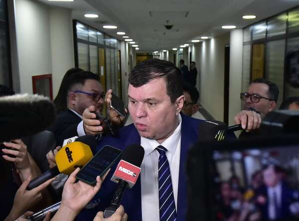 Dionisio va contra las telefonías y sus giros - Política - ABC Color