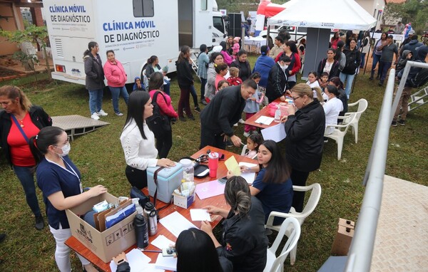 Pobladores de Mbuyapey recibieron 515 servicios gratuitos de Ciudad Mujer Móvil - .::Agencia IP::.