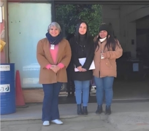 Entrega de donaciones e insumos médicos a hospitales y hogares de personas mayores.