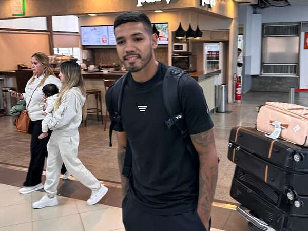 Héctor David Martínez, el último refuerzo de Olimpia, llegó al país - Olimpia - ABC Color