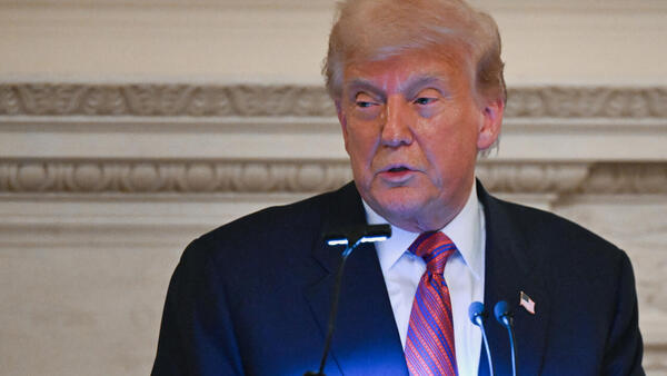 Trump anuncia un "masivo" acuerdo con Japón, que aceptó aranceles de 15 por ciento - .::Agencia IP::.