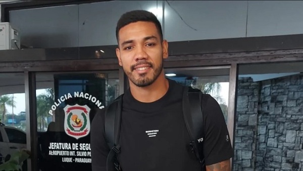 Héctor Martínez ya está en el país para sumarse a Olimpia