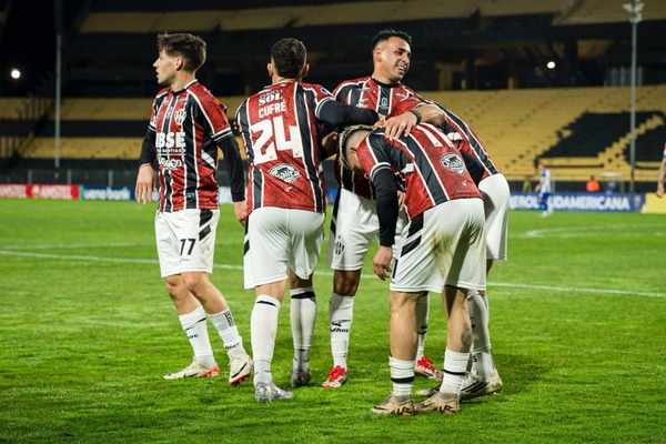 Tres equipos avanzaron a 8vos de final de la Sudamericana