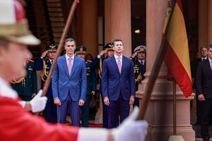 Santiago Peña se reúne en Palacio de Gobierno con Pedro Sánchez - .::Agencia IP::.