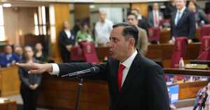 La Nación / Alfonso Noria juró como senador en reemplazo de Gustavo Leite