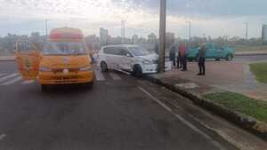 Accidente de tránsito deja un herido y cuantiosos daños materiales en Encarnación