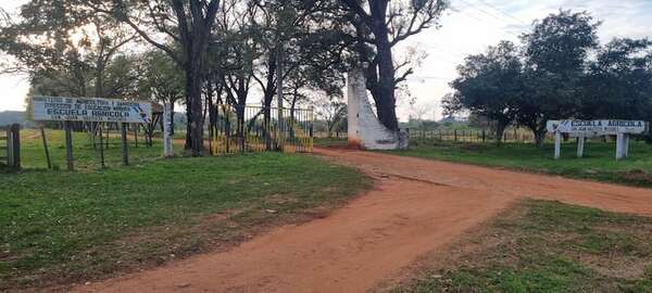 San Juan Bautista: un alumno y un docente son sospechosos por la desaparición de dos cerdos de la escuela Agrícola - Nacionales - ABC Color
