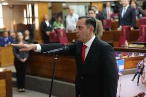 Juró como senador el reemplazo de Gustavo Leite - ADN Digital