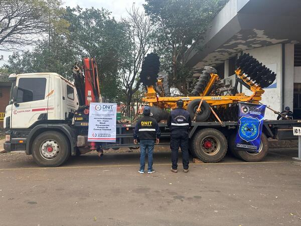 Incautan camión y maquinaria agrícola en operativo de la DNIT sobre la Ruta PY06