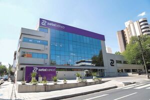 Zeta Banco consolida su solidez financiera y mejora su tendencia a Fuerte (+)