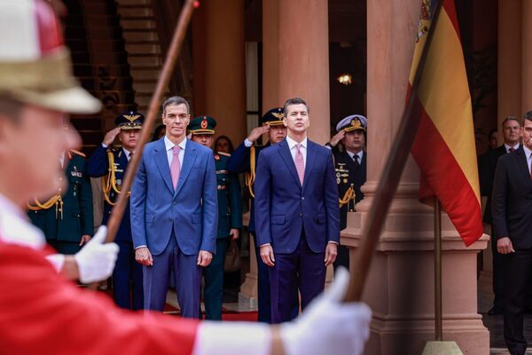 El presidente del Gobierno español visita Paraguay en el marco de su gira por América Latina - El Trueno