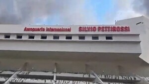 Video: Incendio en una torre de enfriamiento del Aeropuerto Silvio Pettirossi