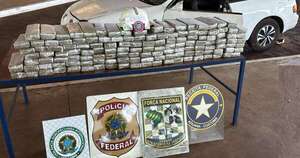 La Nación / Con 111 kilos de marihuana, conductor paraguayo y supuesta abuela fueron detenidos en Foz