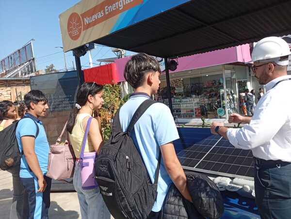 Itaipú acerca a la ciudadanía su innovador proyecto de Planta Solar Flotante en la Expo 2025 - ADN Digital
