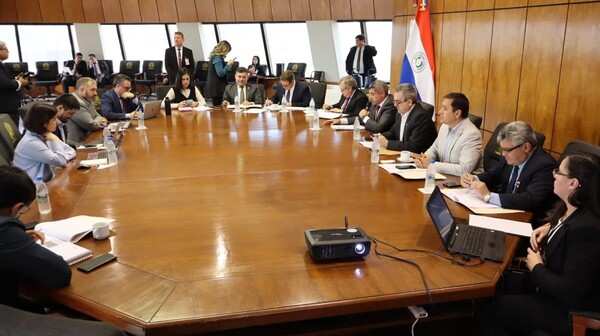 Autoridades quieren incluir sistema de trazabilidad en regulación de documentos electrónicos en Paraguay - La Tribuna