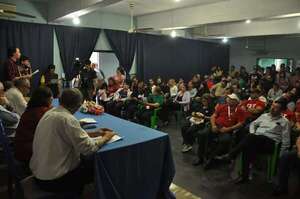 Sindicatos anuncian Congreso y no descartan una huelga general - Economía - ABC Color