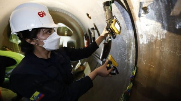 Ecuador recibirá USD 400 millones de China en compensación por fallas en construcción en hidroeléctrica
