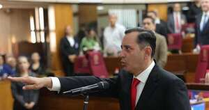 La Nación / Alfonso Noria juró como nuevo senador