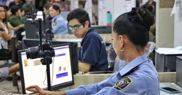 La Nación / Una falla técnica paralizó atención en Identificaciones