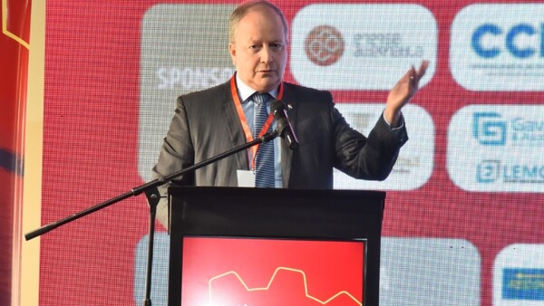 Aseguran que hoy sí presentarán los proyectos económicos
