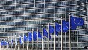 La UE emplaza a China a dialogar sobre comercio pero avisa que "protegerá sus intereses"
